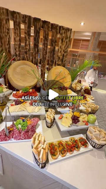 Asi es la cena buffet del Bahia Principe